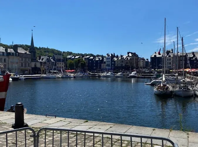 Apartment Le Ti Wi En Plein Coeur Du Vieux Bassin Honfleur
